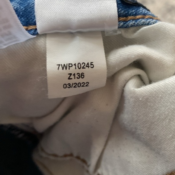 Lucky Brand | The Roll Up - Distressed Blue Jean Shorts with Distressing - 6/28 - Picture 6 of 9